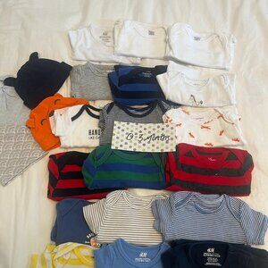 Boys onesie and hat bundle - 0-3 months - long and short sleeved